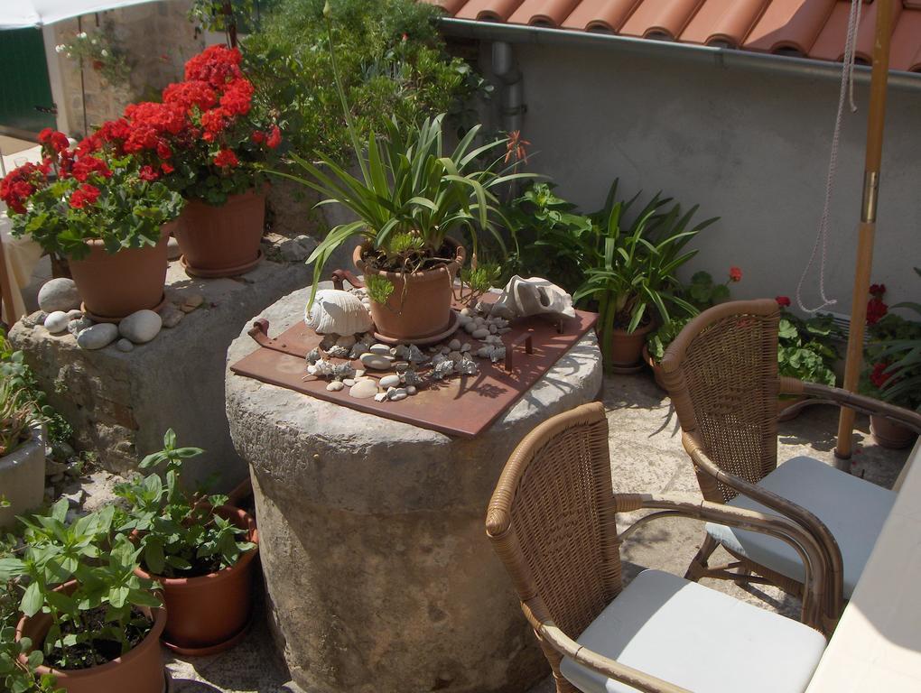 Guest House Lucijo Vrboska Luaran gambar