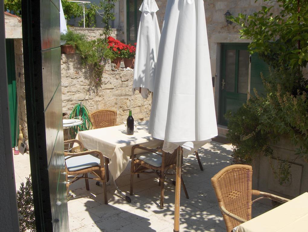 Guest House Lucijo Vrboska Luaran gambar