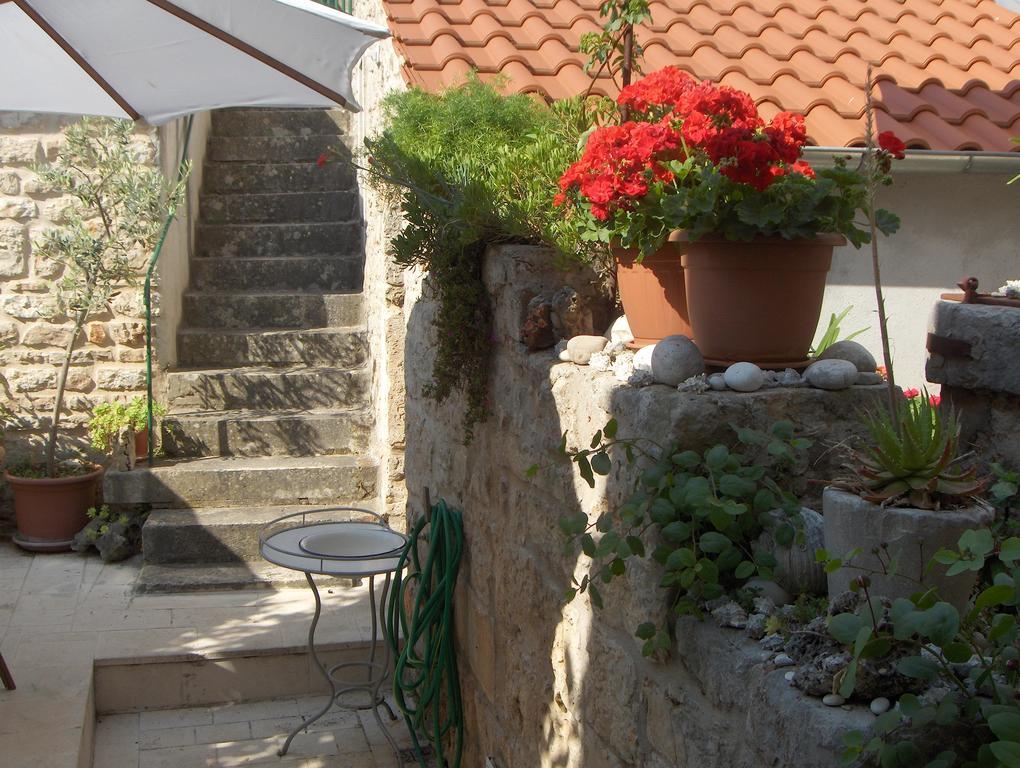 Guest House Lucijo Vrboska Luaran gambar