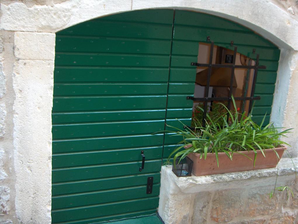Guest House Lucijo Vrboska Luaran gambar