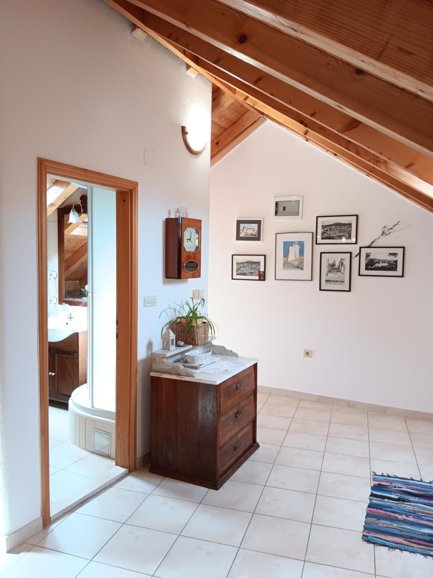 Guest House Lucijo Vrboska Bilik gambar
