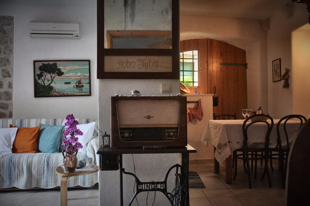 Guest House Lucijo Vrboska Luaran gambar